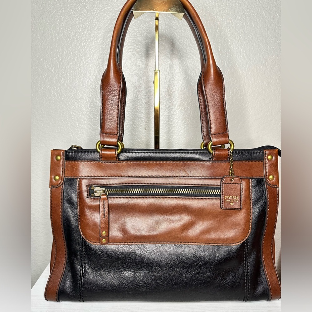 Fossil leather shoulder bag
